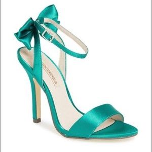 MENBUR MILAN BOW HEELS